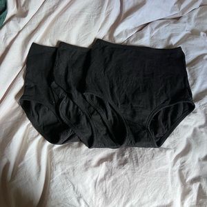 BUNDLE ARQ high-rise undies in black medium